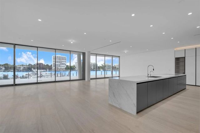 4 of 30 - 5 Grove Isle Drive #s203, Coconut Grove, FL