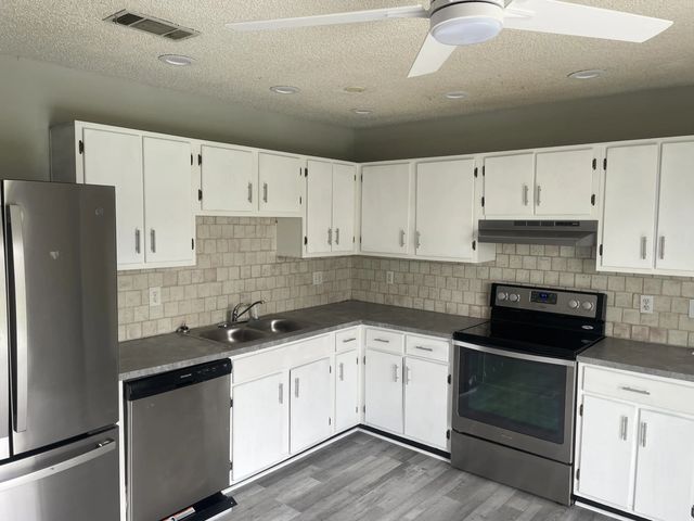 3 of 20 - 3611 Jupiter Boulevard Se, Palm Bay, FL
