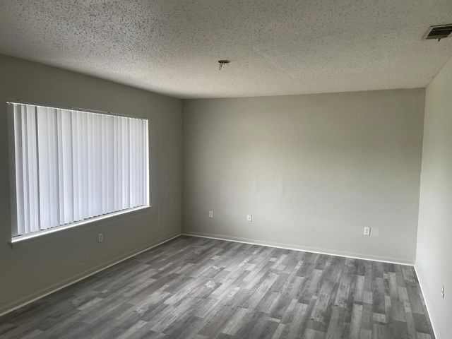 5 of 20 - 3611 Jupiter Boulevard Se, Palm Bay, FL
