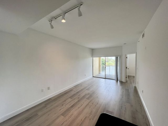 5 of 16 - 2040 Greenview Shores Boulevard #214, Wellington, FL