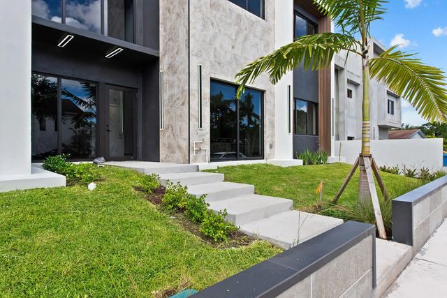 2 of 50 - 843 Sw 14th Court #843, Fort Lauderdale, FL