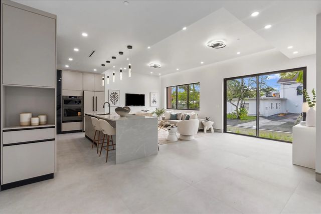 4 of 50 - 843 Sw 14th Court #843, Fort Lauderdale, FL