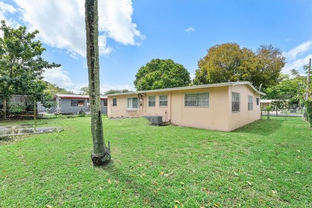 3 of 10 - 1804 Nw 18th Court, Fort Lauderdale, FL