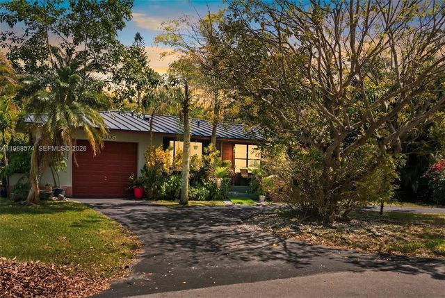 6005 Sw 64th Place, South Miami