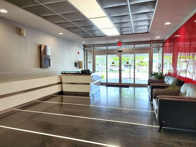 3 of 16 - 2450 Hollywood Boulevard #cu404, Hollywood, FL