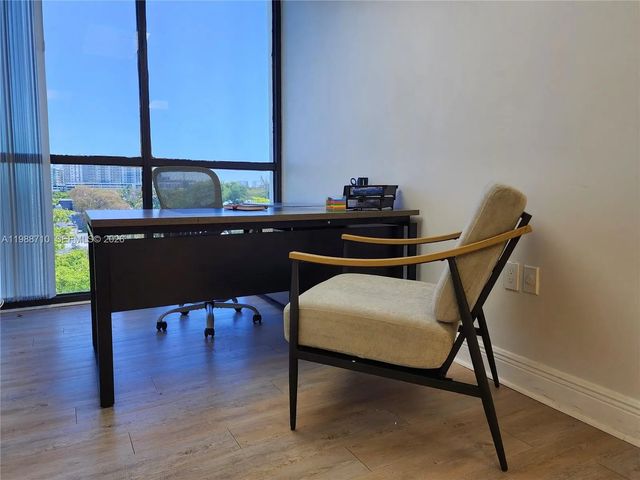 4 of 16 - 2450 Hollywood Boulevard #cu404, Hollywood, FL