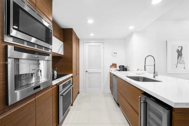 5 of 20 - 5875 Collins Avenue #906, Miami Beach, FL