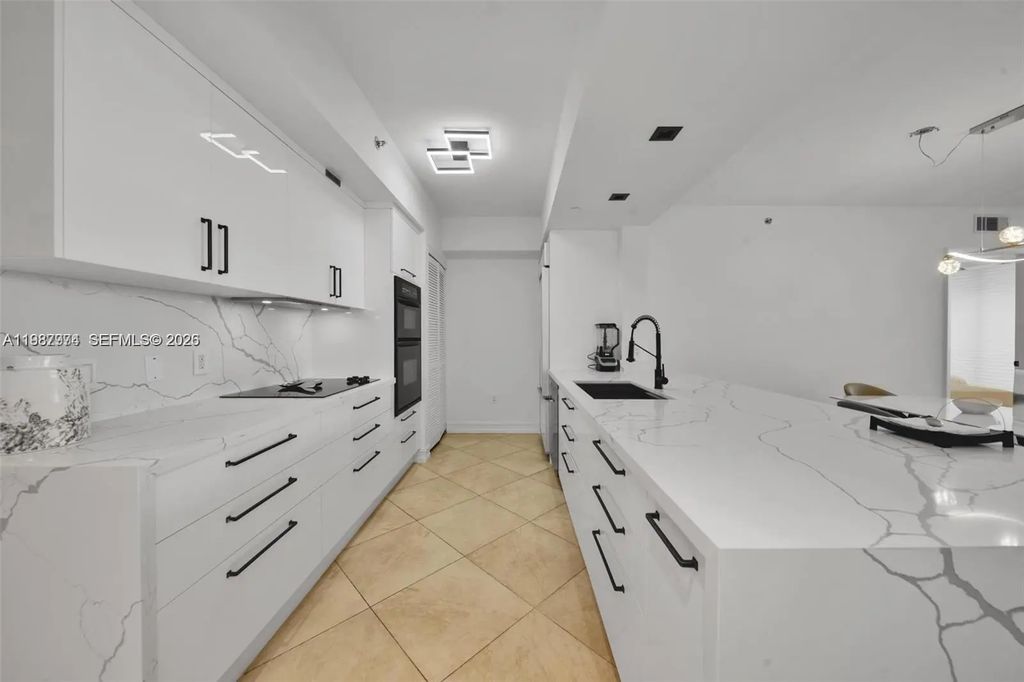 1830 S Ocean Drive #4704, Hallandale Beach