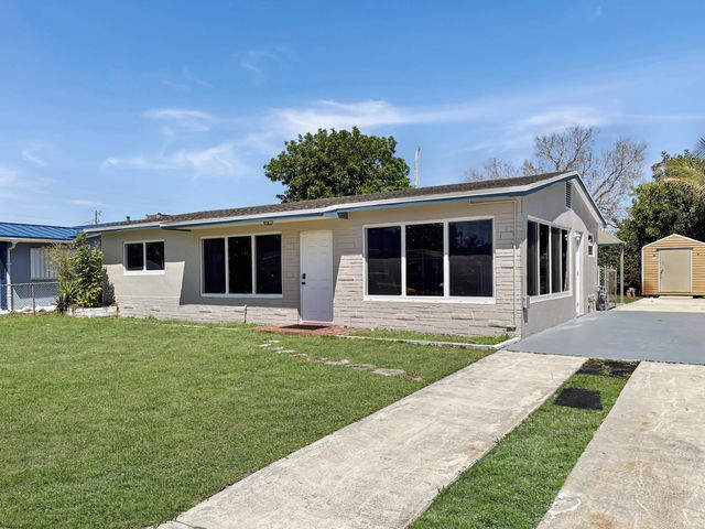 2 of 32 - 6751 Cody Street, Hollywood, FL