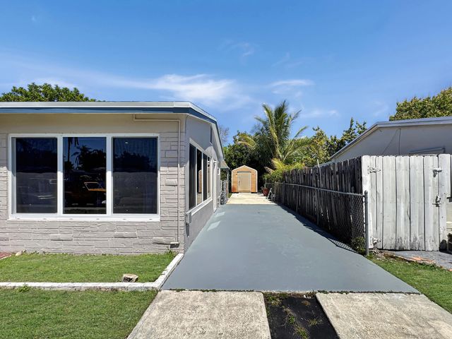 4 of 32 - 6751 Cody Street, Hollywood, FL