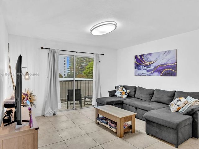 3 of 28 - 1236 Alton Road #304, Miami Beach, FL