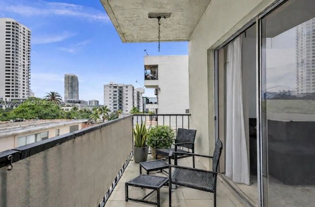 5 of 28 - 1236 Alton Road #304, Miami Beach, FL