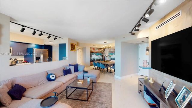 1000 W Island Boulevard #2903, Aventura