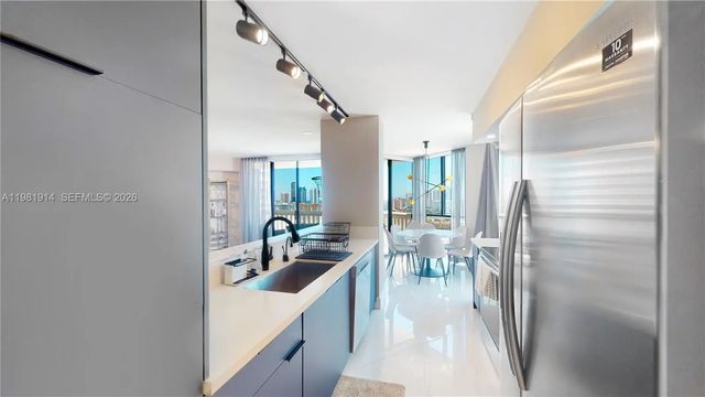 3 of 25 - 1000 W Island Boulevard #2903, Aventura, FL