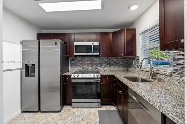3 of 33 - 9540 Sunrise Lakes Boulevard #103, Sunrise, FL