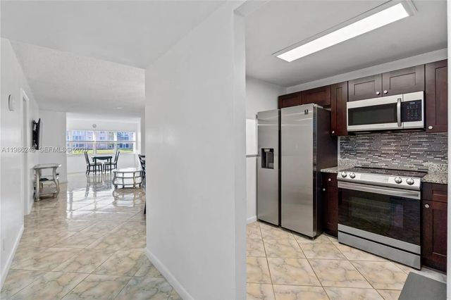 4 of 33 - 9540 Sunrise Lakes Boulevard #103, Sunrise, FL