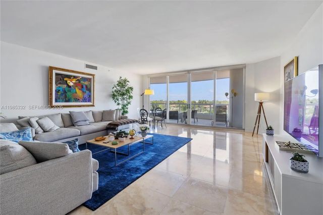 3 of 23 - 21050 Point Place #604, Aventura, FL