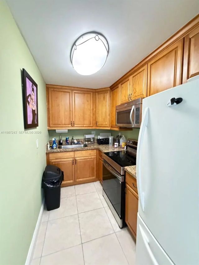 3 of 20 - 900 Ne 18th Avenue #304, Fort Lauderdale, FL