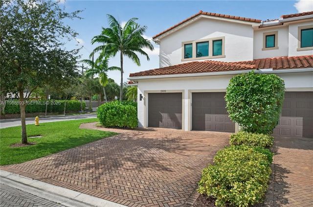 5999 E Brookfield Circle E, Hollywood