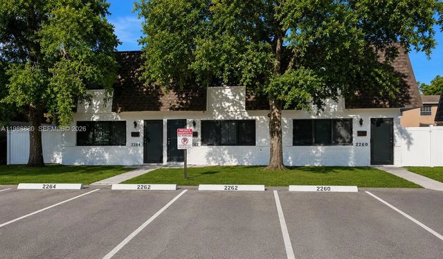 2260 Nw 59th Way, Lauderhill