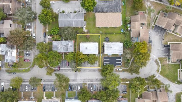 4 of 29 - 2260 Nw 59th Way, Lauderhill, FL