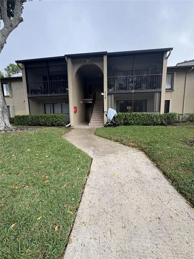 718 Sunny Pine Way #d1, Greenacres