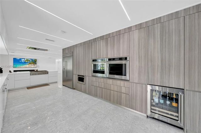 4 of 43 - 10705 Sw 128th Terrace, Miami, FL
