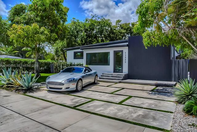 13900 Ne 16th Court, North Miami