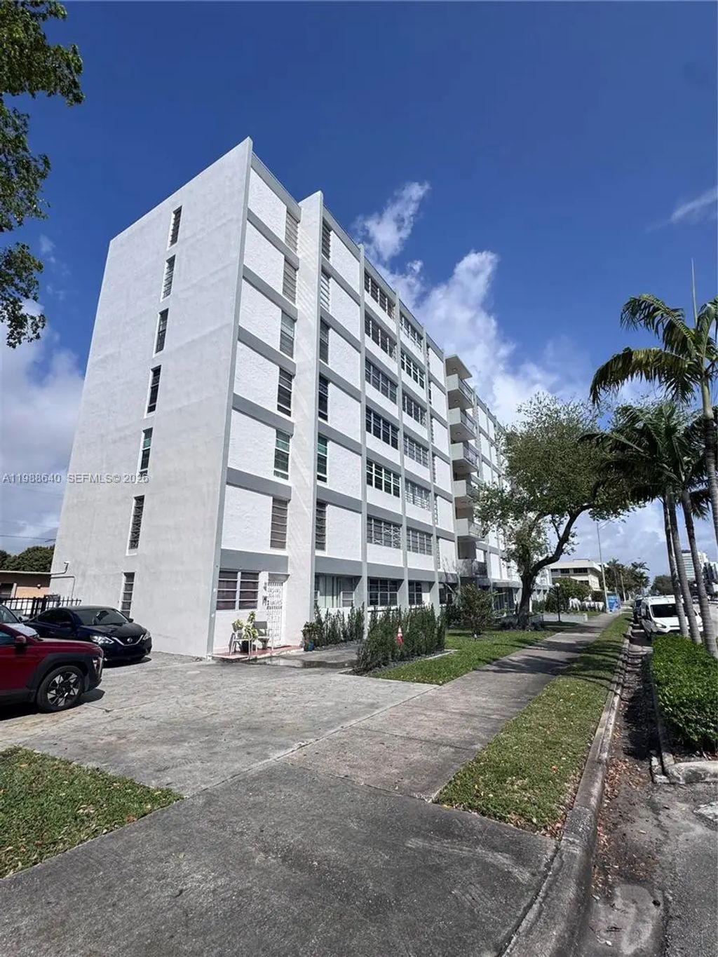 1400 Sw 27th Avenue #702, Miami