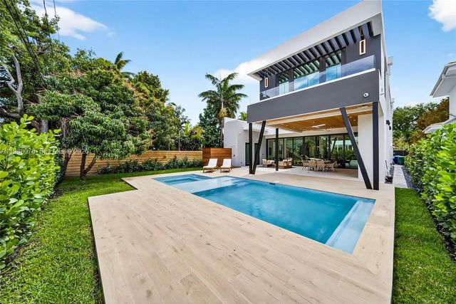 609 Sw 24th Road, Miami