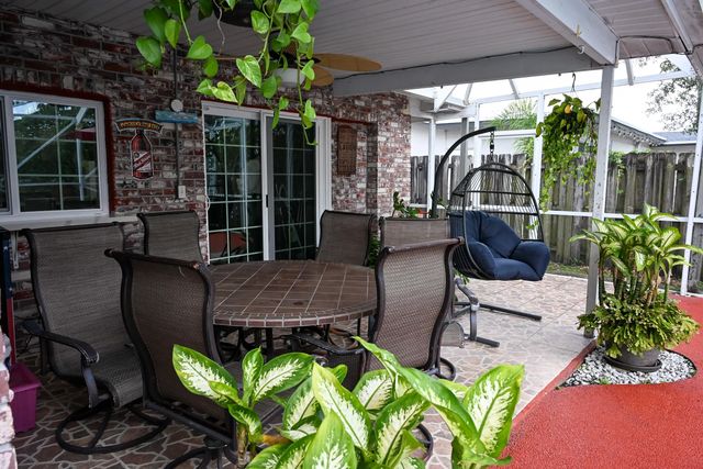 4 of 42 - 8610 Nw 27th Place, Sunrise, FL
