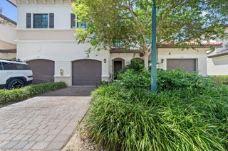 Photo of Listing #B26006617