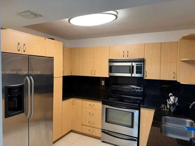 2750 Ne 183rd Street #1201, Aventura