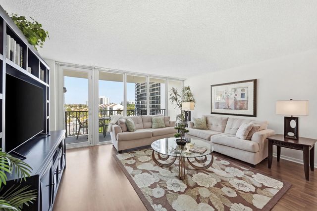 3 of 53 - 4750 S Ocean Boulevard #512, Highland Beach, FL