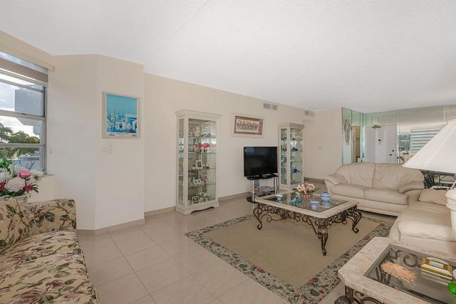 4 of 22 - N/A, Hallandale Beach, FL