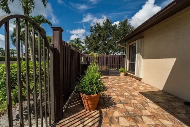 5 of 34 - 630 Sea Pine Way I #a, Greenacres, FL
