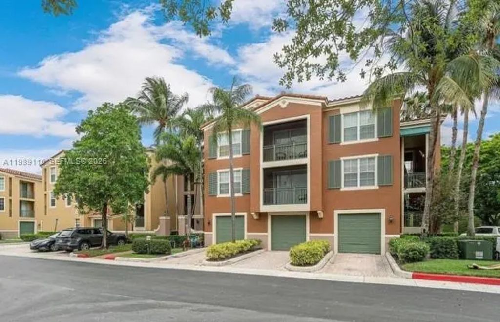 11760 Saint Andrews Place #302, Wellington