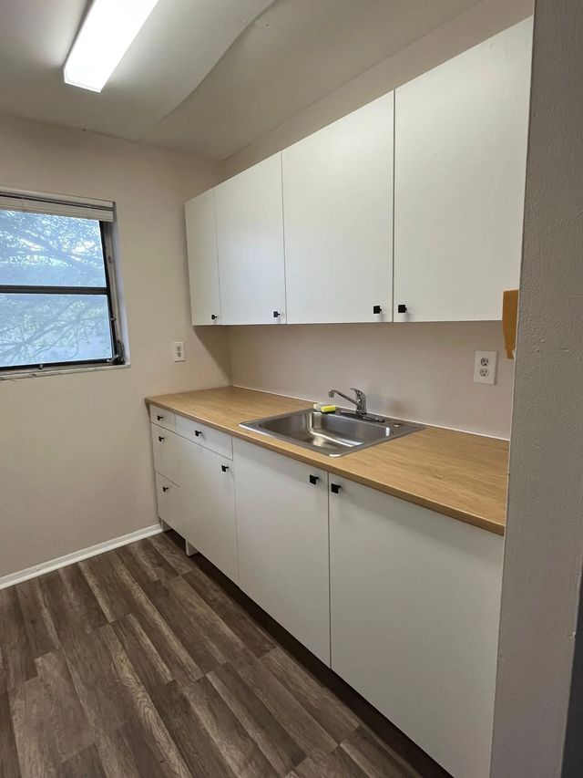 5 of 16 - 4800 Nw 24th Court #d214, Lauderdale Lakes, FL