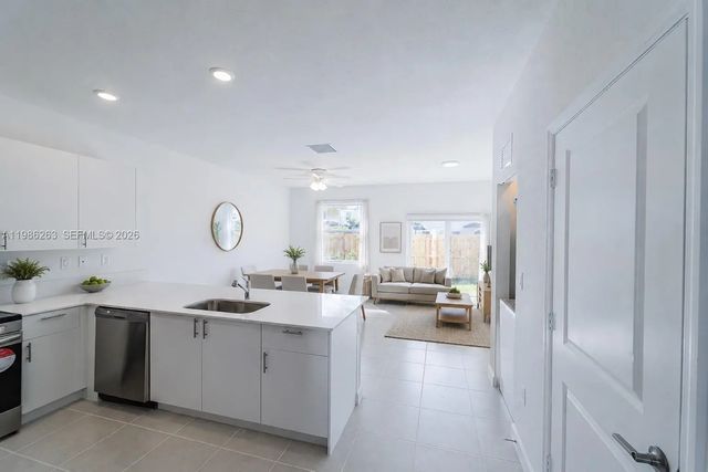 4 of 22 - 2620 Se 28th Drive, Homestead, FL