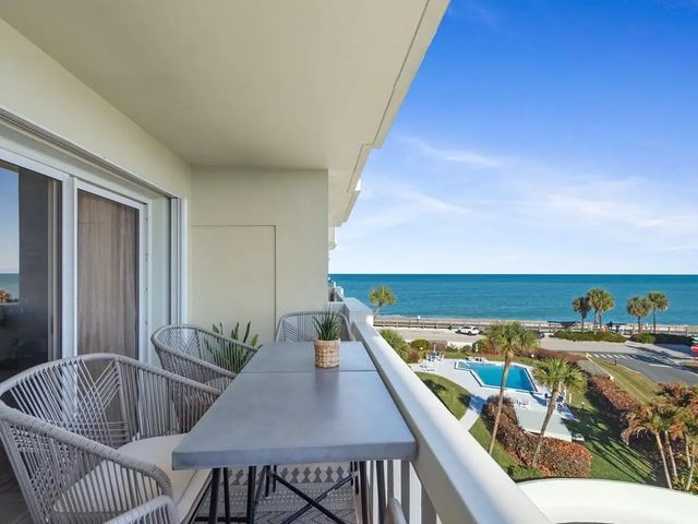 4049 Ocean Drive #402, Vero Beach