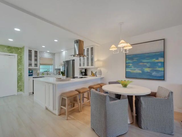 5 of 40 - 4049 Ocean Drive #402, Vero Beach, FL