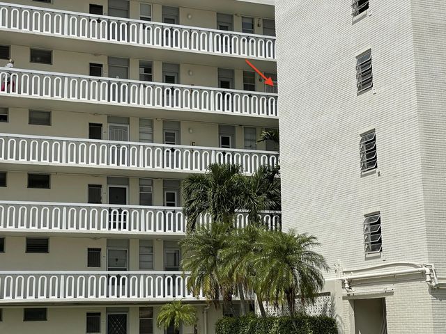 2855 Leonard Drive #h506, Aventura