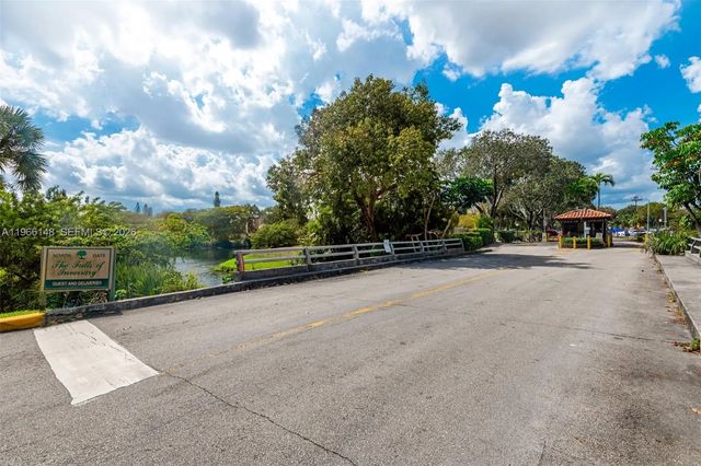 6301 N Fall Circle Drive #213, Lauderhill