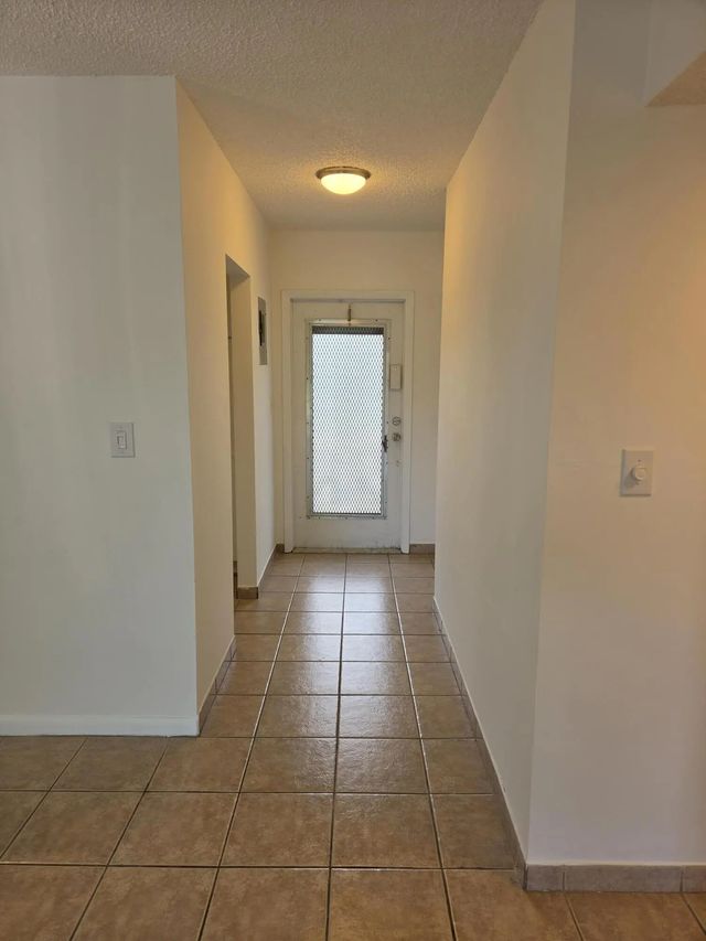 2 of 31 - 3400 Nw 48th Avenue #512, Lauderdale Lakes, FL