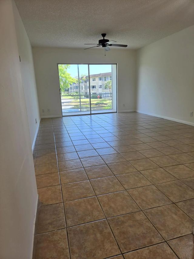 3 of 31 - 3400 Nw 48th Avenue #512, Lauderdale Lakes, FL