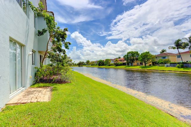 2 of 20 - 3061 Laurel Ridge Circle, Riviera Beach, FL