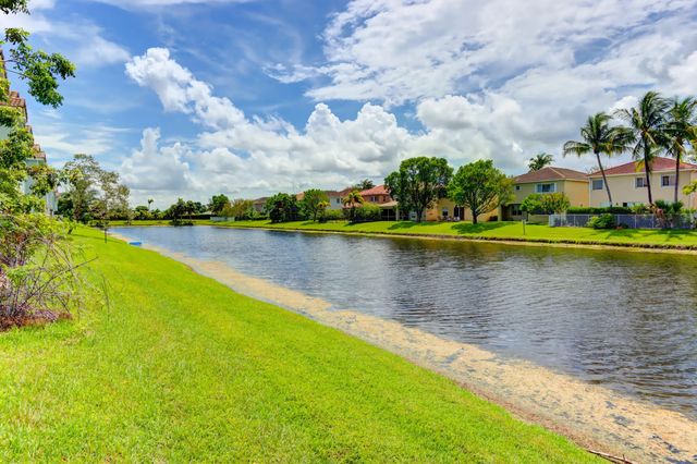 3 of 20 - 3061 Laurel Ridge Circle, Riviera Beach, FL