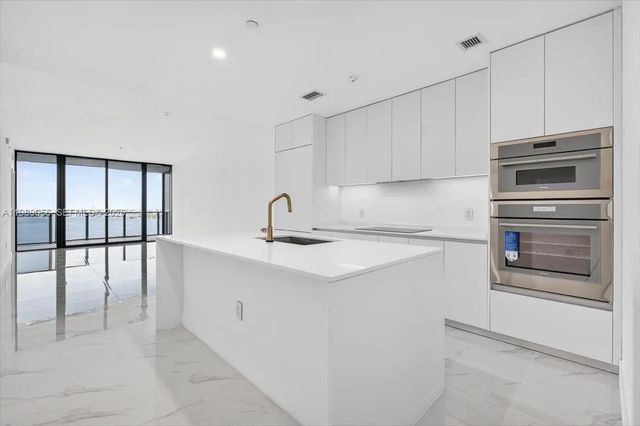 3 of 73 - 700 Ne 24 #2606, Miami, FL