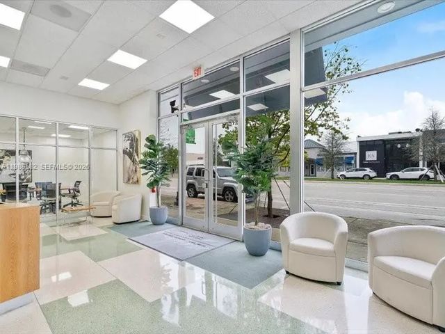 4 of 48 - 2404 Hollywood Boulevard, Hollywood, FL