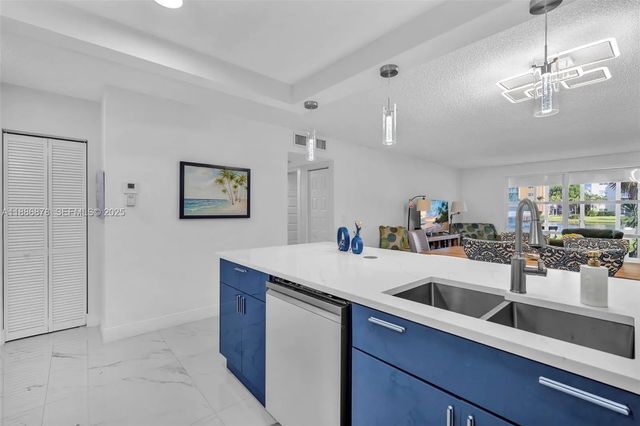 2 of 43 - 205 Se 11th Terrace #101, Dania Beach, FL